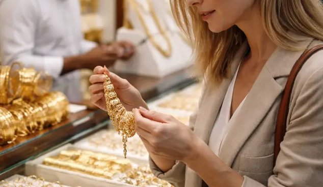 Gold holds near $5,200 as Fed bets fade, WGC sees upside
