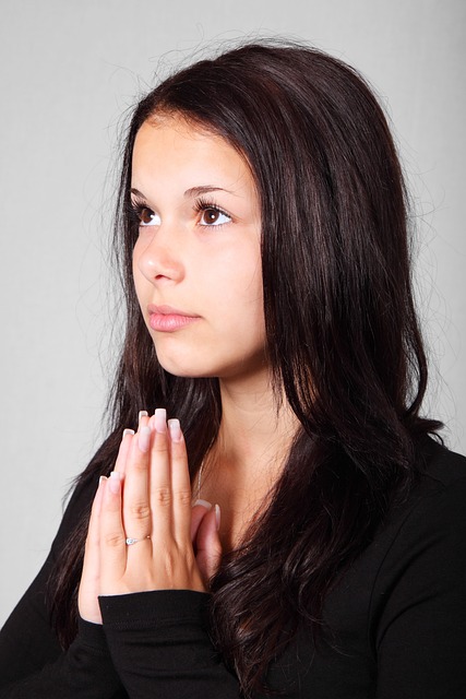 woman praying